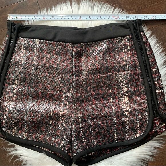 Waggon Paris snakeskin tweed shorts - Picture 11 of 11